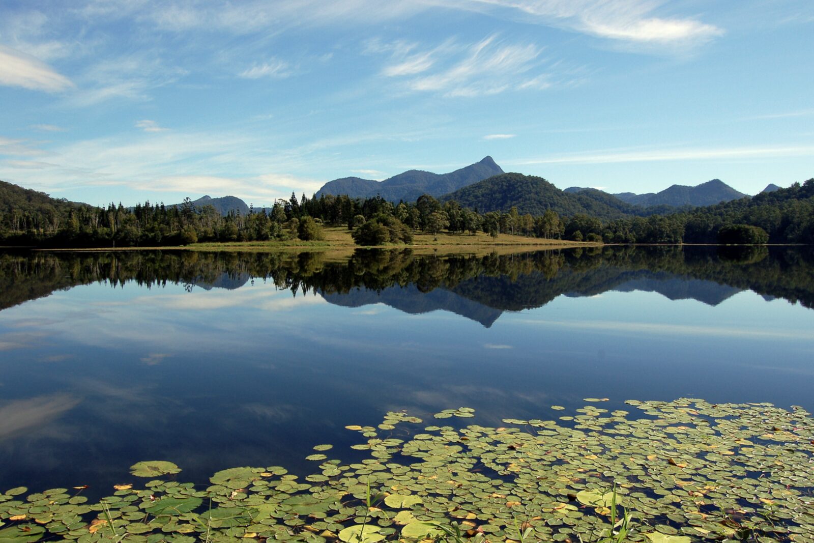 Still water and the caldera ranges of the Northern Rivers